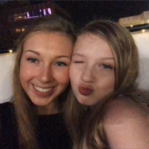 Meet your Posher, Chloe